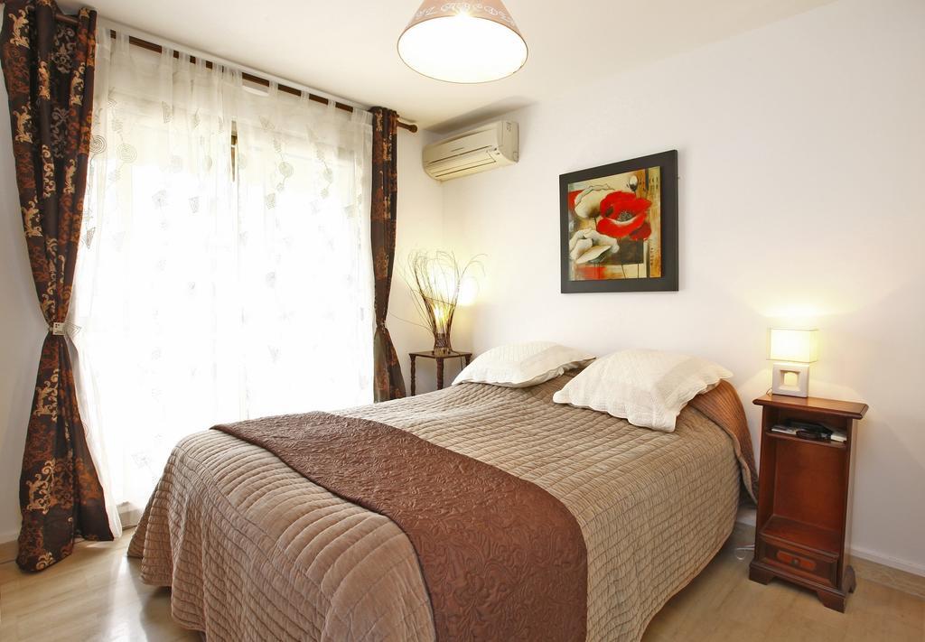 Appartement 6 Personnes Avec Terrasse Le Port Niza Habitación foto