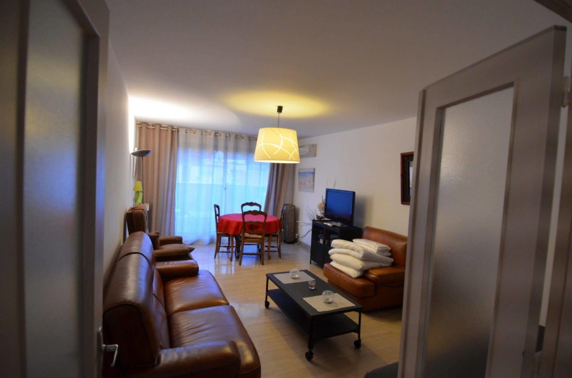 Appartement 6 Personnes Avec Terrasse Le Port Niza Exterior foto