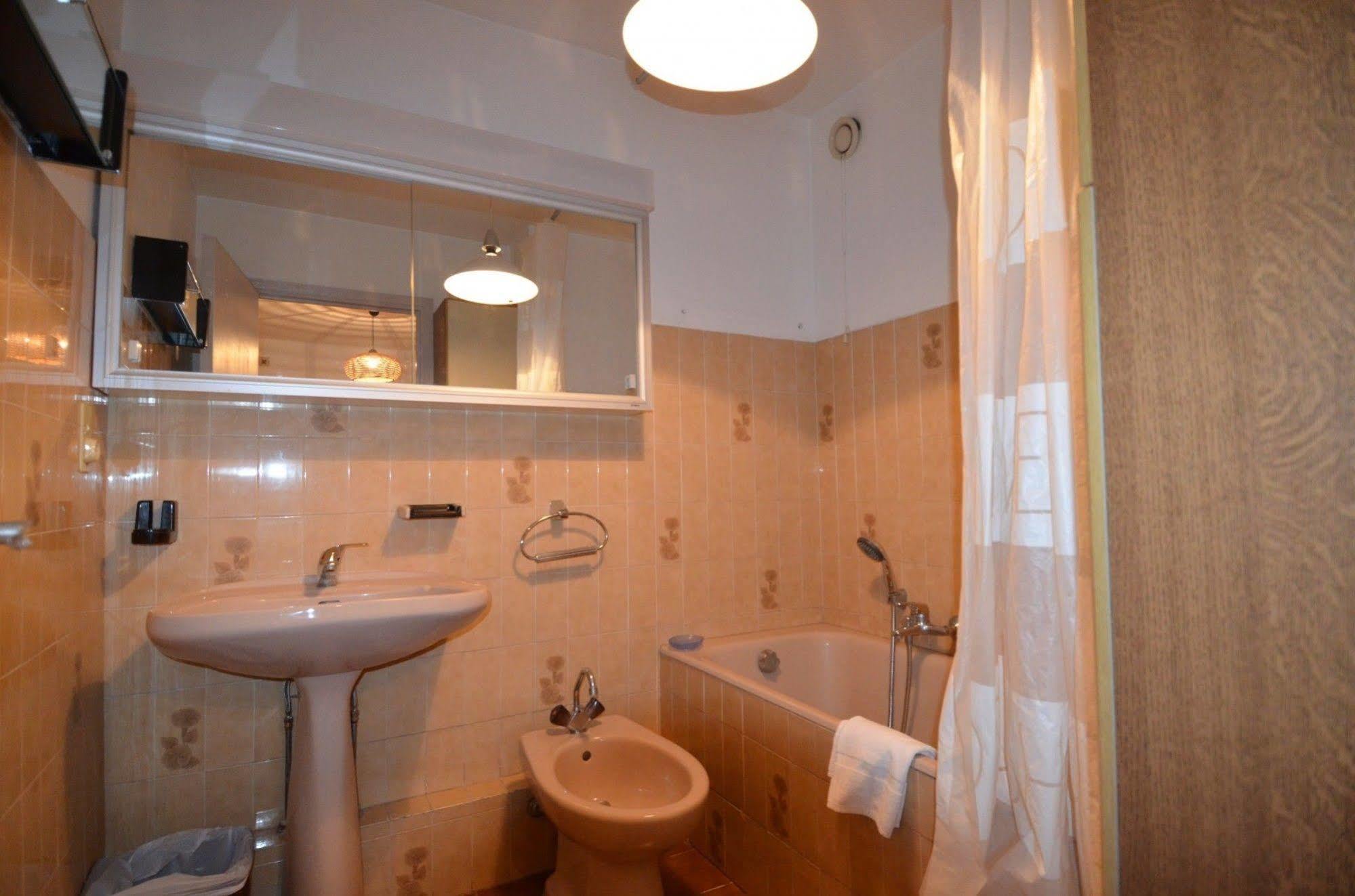 Appartement 6 Personnes Avec Terrasse Le Port Niza Exterior foto