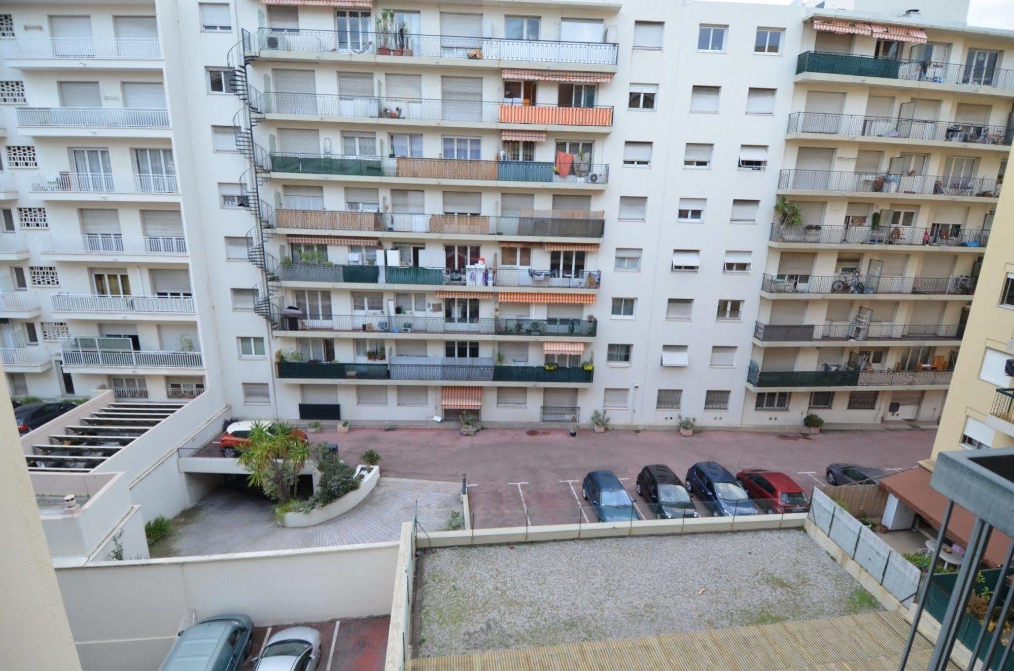 Appartement 6 Personnes Avec Terrasse Le Port Niza Exterior foto