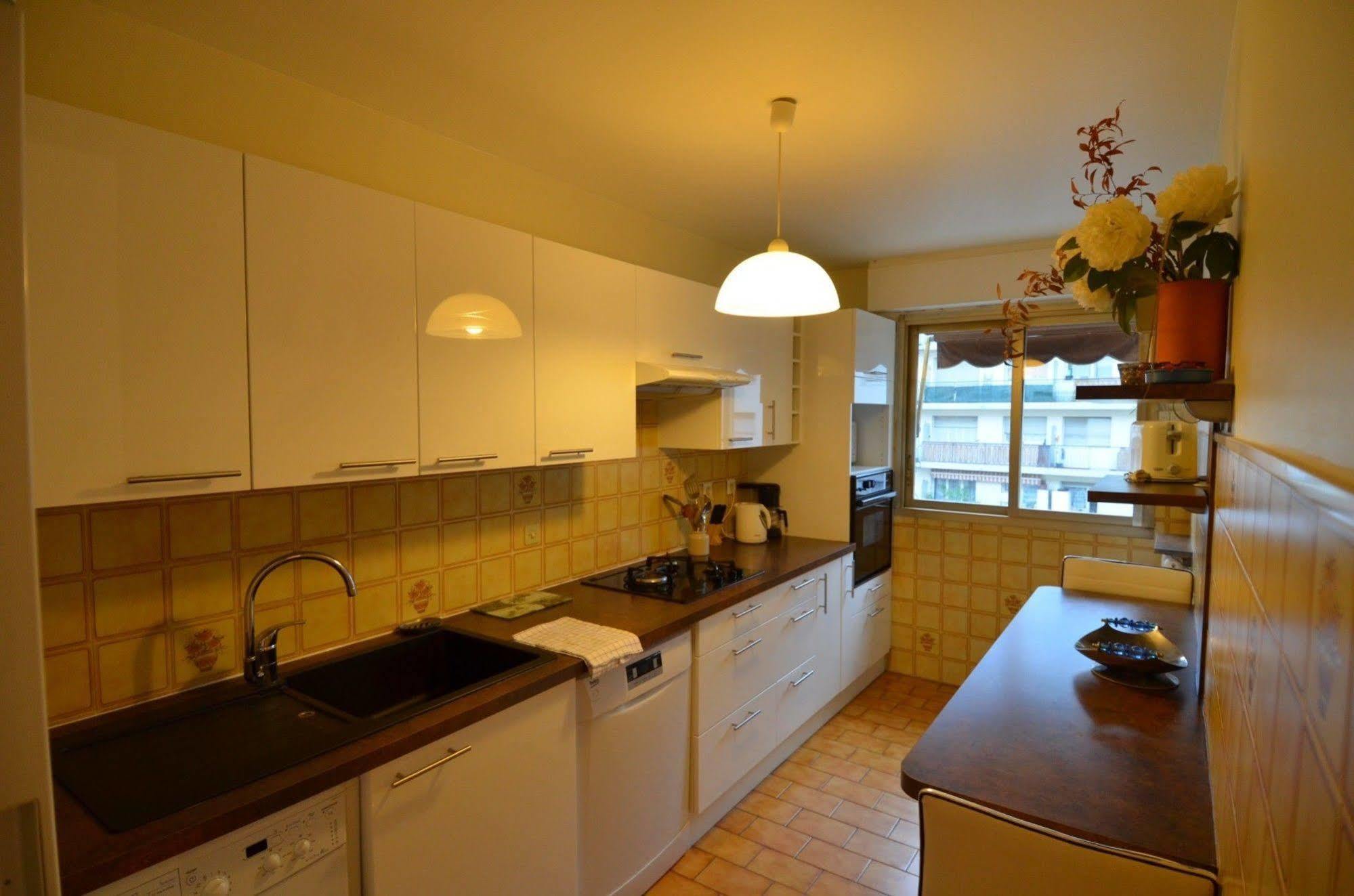 Appartement 6 Personnes Avec Terrasse Le Port Niza Exterior foto